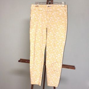 Ladies Old Navy pixie ankle pants w/floral design